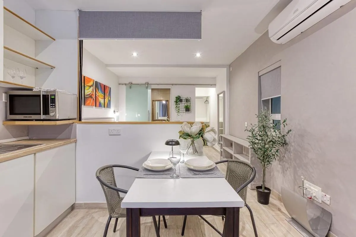 Stylish 1Bedroom Studio In The Heart Of St Julians 201 Сент Джулианс 0*,